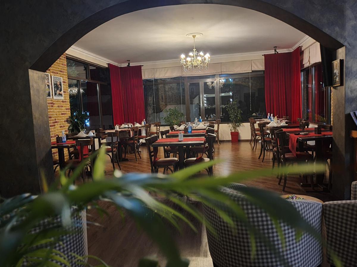 Theatro Hotel Odysseon Kalampáka Ngoại thất bức ảnh