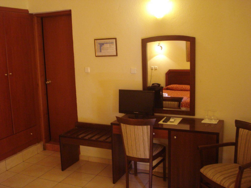 Theatro Hotel Odysseon Kalampáka Ngoại thất bức ảnh